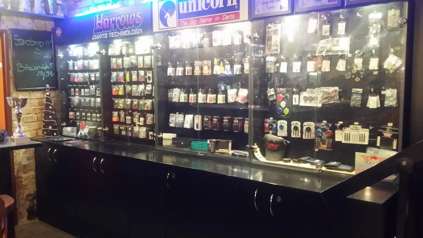 M13 darts shop